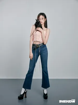 张艺凡刘些宁黑白双生大片写真图片_3