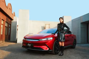 乔欣清甜酷美双面大片写真图片_9