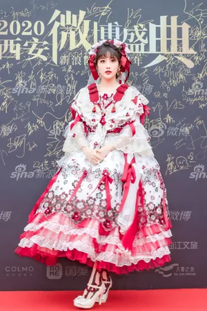 李艺彤lo裙造型养眼写真图片_7