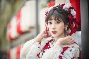 李艺彤lo裙造型养眼写真图片_9