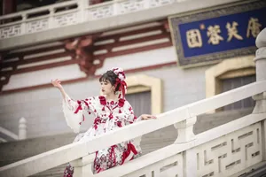 李艺彤lo裙造型养眼写真图片_10