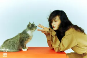 何泓姗复古性感写真大片