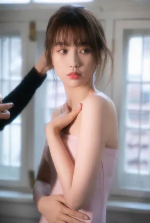 虞书欣粉裙甜美鲜花大片写真图片_11