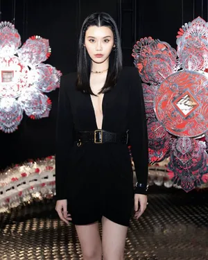 性感美女明星奚梦瑶妩媚优雅写真_1