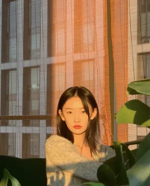 周依然元气养眼写真图片