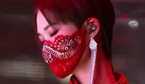 一袭红衣李宇春性感写真