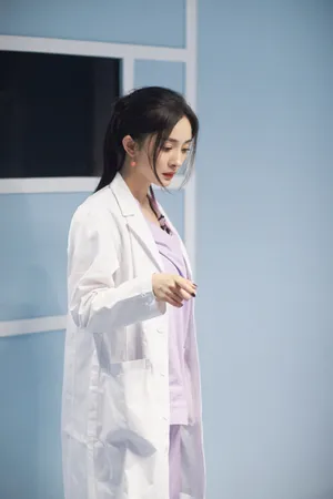 杨幂《密室大逃脱2》第十期剧照图片
