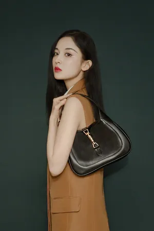 古力娜扎初秋复古率性甜美时尚写真图片_2