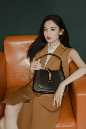 古力娜扎初秋复古率性甜美时尚写真图片_3