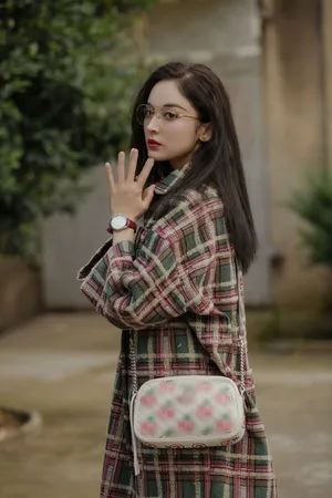 古力娜扎初秋复古率性甜美时尚写真图片_5
