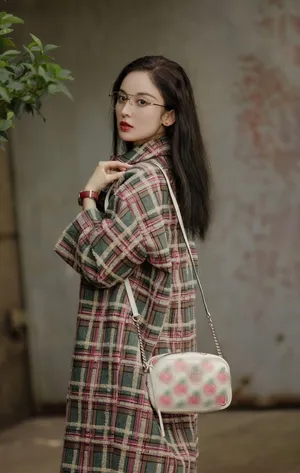 古力娜扎初秋复古率性甜美时尚写真图片_7