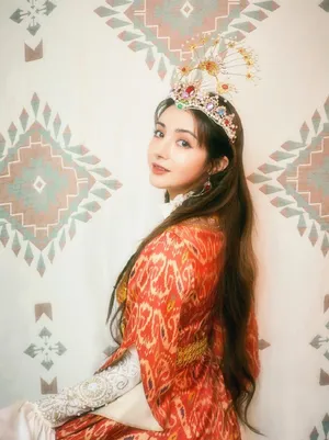 麦迪娜舞裙性感唯美写真图片_2