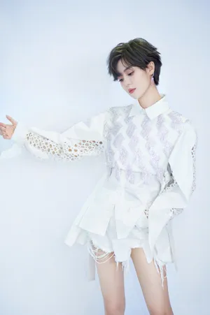 郁可唯短发性感甜酷写真图片_3