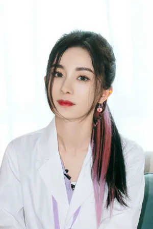 杨幂医生造型白大褂粉色挑染高马尾元气美照图片