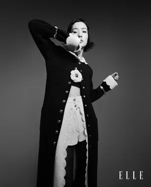 杜鹃冷艳性感黑白写真图片_3