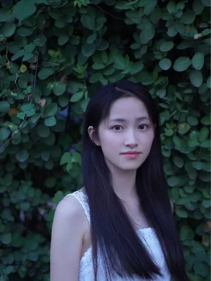杨肸子白色长裙清新写真图片