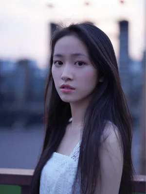 杨肸子白色长裙清新写真图片_4