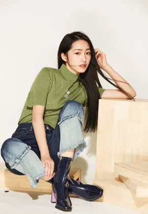 杨肸子黑长直时尚写真图片_10