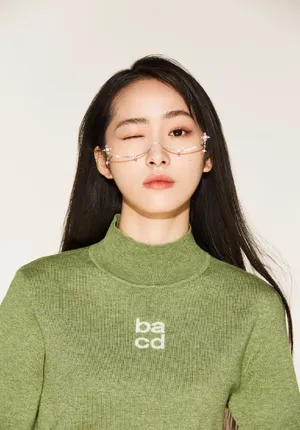 杨肸子黑长直时尚写真图片_11