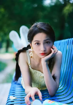 杨肸子麻花辫甜美写真图片_5