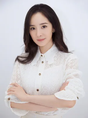 杨幂优雅白裙活动图片