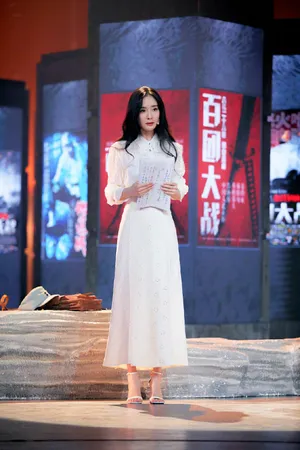 杨幂优雅白裙活动图片_7