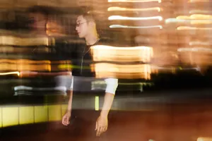 黄景瑜荧光绿造型型男写真图片