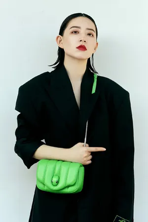 李斯丹妮靓丽穿搭性感图片
