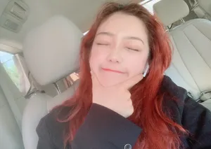 希林娜依·高红发私服自拍照图片_1