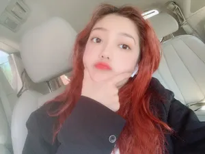 希林娜依·高红发私服自拍照图片_3