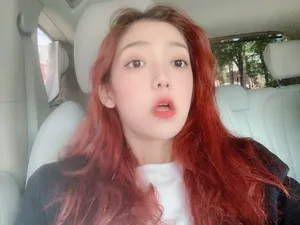 希林娜依·高红发私服自拍照图片_4