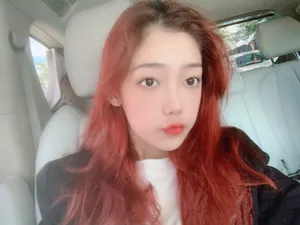 希林娜依·高红发私服自拍照图片_5