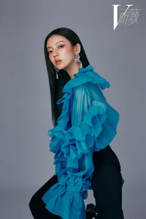 何瑞贤性感色彩大片写真图片_1