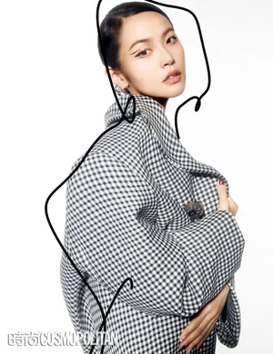张佳宁抽象线条时尚写真图片_3