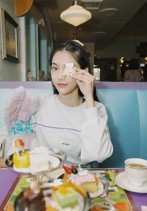 曾可妮刘令姿最新九月生活照图片_4
