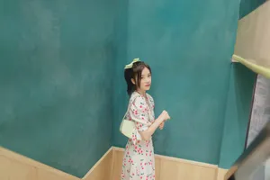 袁姗姗印花裙写真图片