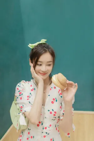 袁姗姗印花裙写真图片_2