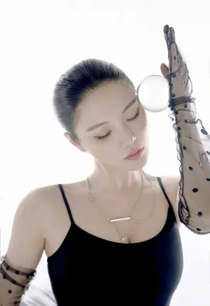“大嫂”徐冬冬婀娜曲线雪肌迷人写真图片_2