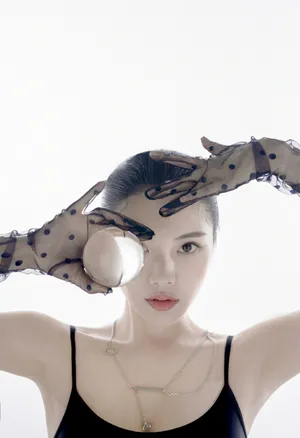 “大嫂”徐冬冬婀娜曲线雪肌迷人写真图片_9
