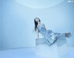 angelababy银色长裙魅力性感写真