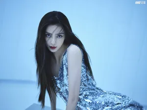 angelababy银色长裙魅力性感写真_4