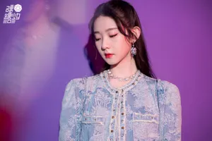 张艺凡牛仔套装可爱写真图片_7