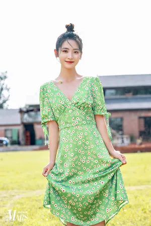 邢菲糖果味清新俏皮写真图片