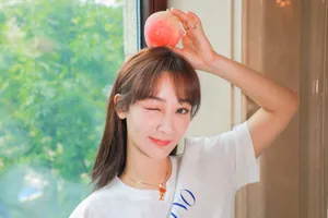 杨紫清甜元气写真图片