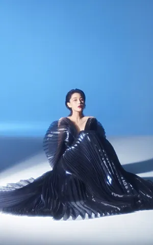 张馨予百褶裙蛮腰美艳动人写真图片_5