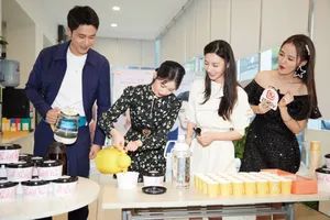 阚清子《亲爱的自己》发布会图片