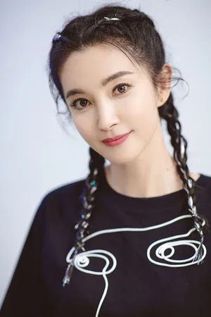 李冰冰拳击辫活泼甜美活力满满写真照图片
