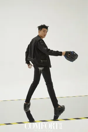李泽锋最新帅气写真大片_2