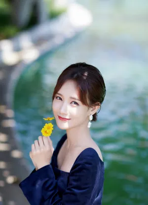李一桐气质典雅写真图片_5