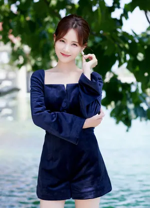 李一桐气质典雅写真图片_6